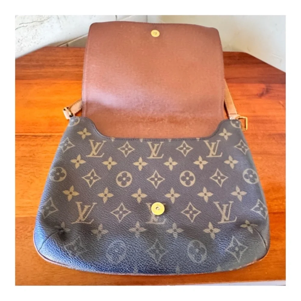 💚STYLISH💚LOUIS VUITTON MUSETTE TANGO SHOULDER BAG - Picture 7 of 16